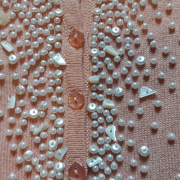 Adorable cashmere like sweater  with pearls - Picture 6 of 11